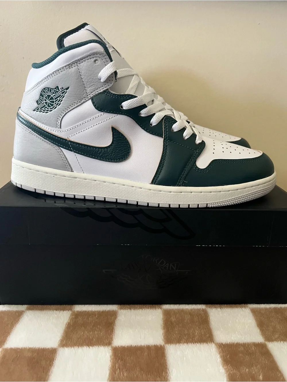 Nike Air Jordan 1 Mid SE Sneakers White/Green/Grey FQ7720 103 Men’s Sz 11.5 BNIB